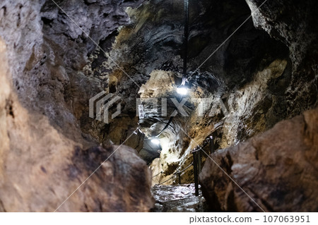 Fudokutsu limestone cave Fudokutsu limestone cave 107063951