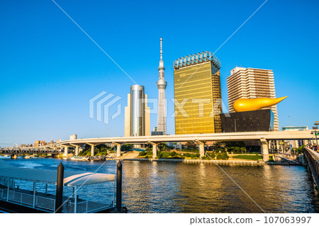 Japan's Tokyo cityscape Okinawa decreased ↓・Decreased from the previous week due to fixed point observation. View of the Sumida River and buildings bathed in the sunset = July 17th 107063997