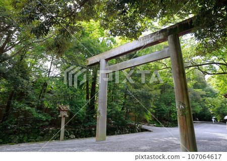 Torii gate of Ise Jingu 107064617