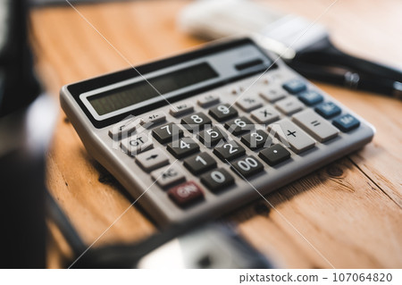 calculator, home improvement, renovation 107064820