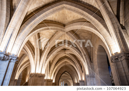 Gothic ceiling of main hall in Conciergerie, former courthouse and prison in Paris, France 107064923