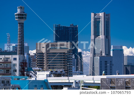 [Kanagawa Prefecture] Yokohama city landscape/skyline 107065793