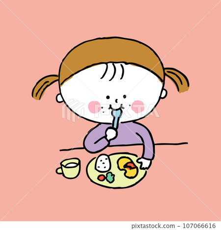 孩子獨自用湯匙吃飯1 107066616