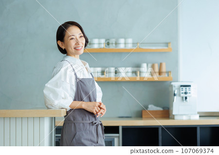 咖啡館女性 咖啡館女性 107069374