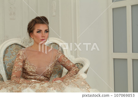 Fashion beauty portrait of stylish gorgeous elegant woman in luxurious interior 107069853