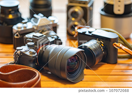 [Photographer] Mirrorless single-lens camera, digital camera, film camera [Photography equipment] 107072088