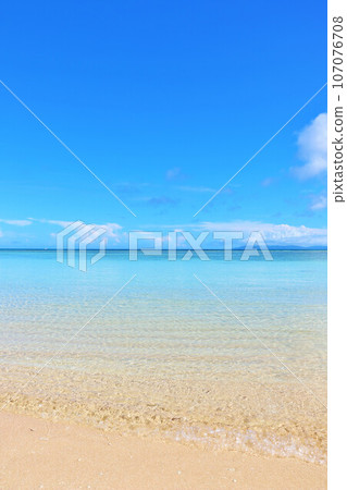 沖繩Hateruma島藍天和蔚藍的大海 107076708