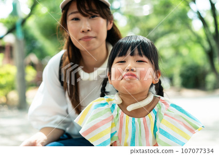 parenthood, parent and child, child 107077334