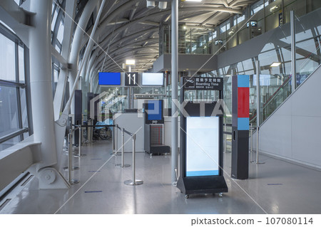 空蕩蕩的機場登機口 107080114