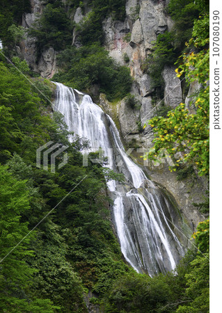 "Hagoromo Falls" in Tenninkyo, Hokkaido 107080190
