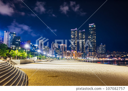 釜山海雲台海水浴場的夜晚 釜山海雲台海水浴場的夜晚 107082757