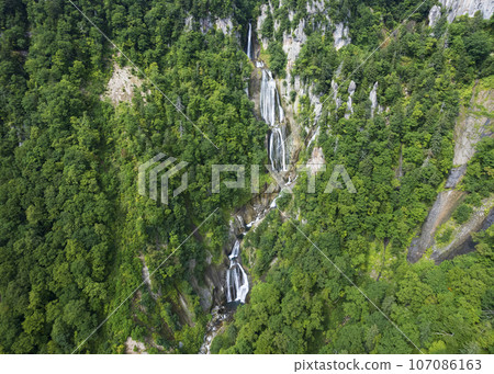 Aerial view of Hagoromo Falls in Tenninkyo, Hokkaido Aerial view of Hagoromo Falls in Tenninkyo, Hokkaido 107086163