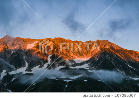 立山夜景 (Abendroth) 107086307