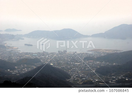 小豆島風景：從寒霞溪展望台看到的小豆島街景 107086845