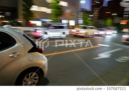 夜晚的目黑街道 107087521