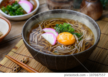 Tsukimi soba (kake soba) Tsukimi soba noodle dish 107087557