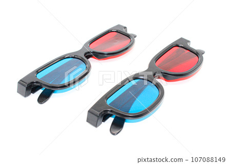 Anaglyph 3D glasses image with selective focus Anaglyph 3D glasses image with selective focus 107088149