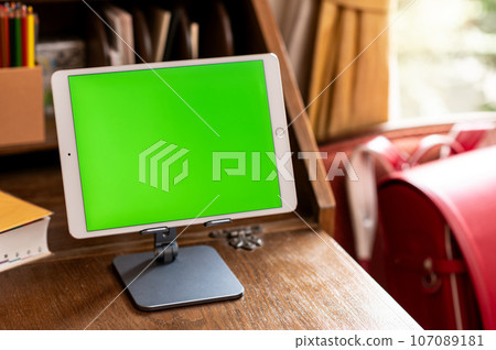 Online learning image 107089181