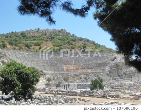 Turkey is the ruins of Ephesus 107090190