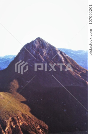 從瑞士客來雪德欣賞艾格峰的壯麗景色 107093201