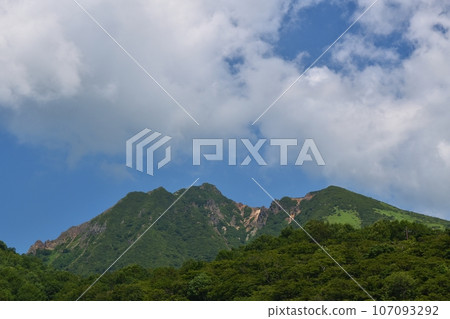 旭岳在陽光明媚的夏天,栃木縣 旭岳在陽光明媚的夏天,栃木縣 107093292