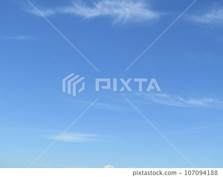 Blue sky and white clouds seen from Inage coast Blue sky and white clouds seen from Inage coast 107094188