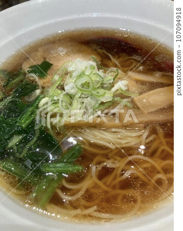 "Soy sauce ramen" at a Chinese restaurant chain 107094918