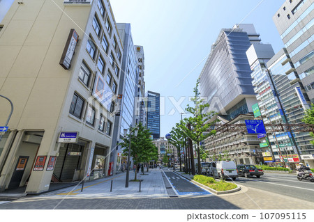 Scenery along Midosuji Street in front of Nankai Namba Station, Namba, Chuo Ward, Osaka City Scenery along Midosuji Street in front of Nankai Namba Station, Namba, Chuo Ward, Osaka City 107095115