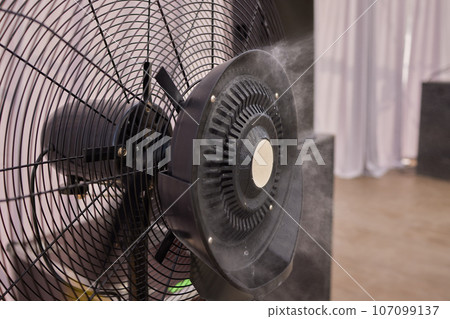 Humidification and evaporative cooling industrial system. 107099137