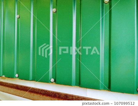 Metal green   section of corrugated sheet 107099512
