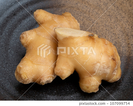 Ginger  107099754