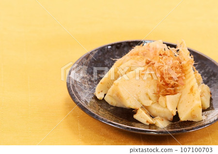 煮筍、小盤、鰹魚片 107100703