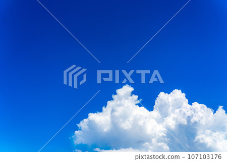  Blue sky and clouds 107103176