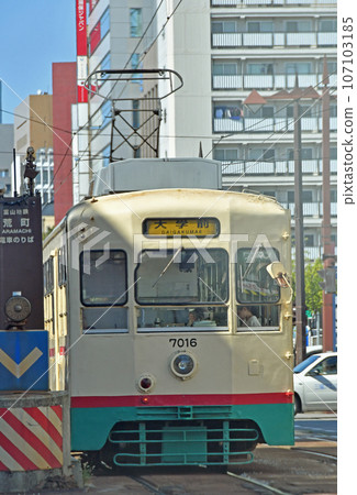 Light Rail Toyama City, Toyama Prefecture 107103185