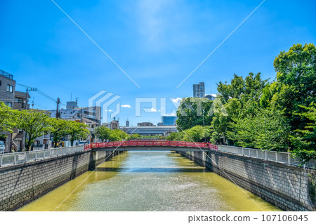 Urban landscape of Shinagawa Ward, Tokyo, Chinju Bridge Urban landscape of Shinagawa Ward, Tokyo, Chinju Bridge 107106045