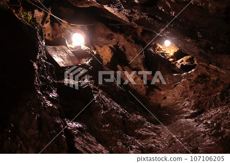 Odake Limestone Cave with a natural atmosphere (Akiruno City, Tokyo) 107106205