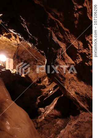 Odake Limestone Cave with a natural atmosphere (Akiruno City, Tokyo) 107106206