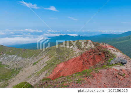 Climbing Takachihomine, the place where the descendants of the gods descended Climbing Takachihomine, the place where the descendants of the gods descended 107106915