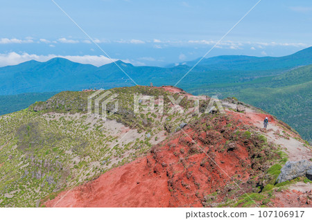 Climbing Takachihomine, the place where the descendants of the gods descended Climbing Takachihomine, the place where the descendants of the gods descended 107106917