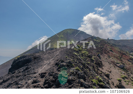 攀登眾神的後裔降臨之地-高千峰峰 攀登眾神的後裔降臨之地-高千峰峰 107106926
