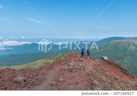 Climbing Takachihomine, the place where the descendants of the gods descended Climbing Takachihomine, the place where the descendants of the gods descended 107106927