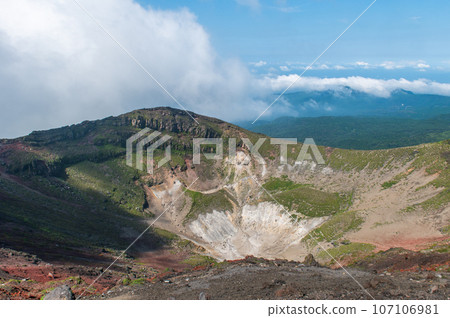 Climbing Takachihomine, the place where the descendants of the gods descended Climbing Takachihomine, the place where the descendants of the gods descended 107106981