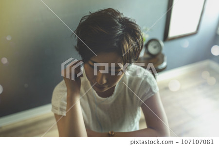 一位美麗的女人 107107081