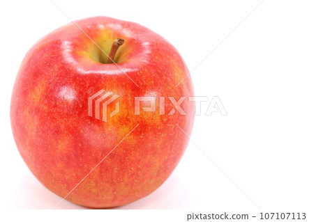 1 個整個紅蘋果 Jonagold 明亮的背景 1 個整個紅蘋果 Jonagold 明亮的背景 107107113