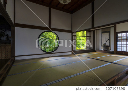 京都源光庵「悟之窗」「失落之窗」-新綠的季節 京都源光庵「悟之窗」「失落之窗」-新綠的季節 107107898
