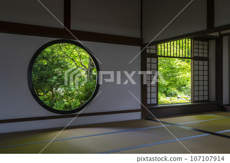 京都源光庵「悟之窗」「失落之窗」-新綠的季節 京都源光庵「悟之窗」「失落之窗」-新綠的季節 107107914