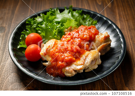 Sauteed chicken with tomato sauce Sauteed chicken with tomato sauce 107108516