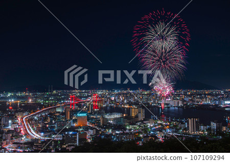 “Kukinoumi Fireworks Festival” seen from Mt. Takato “Kukinoumi Fireworks Festival” seen from Mt. Takato 107109294