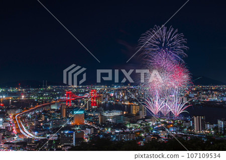 “Kukinoumi Fireworks Festival” seen from Mt. Takato 107109534