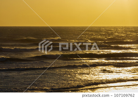 Scenery of Kikugawa Estuary, Kuniyasu, Kakegawa City, Shizuoka Prefecture 107109762